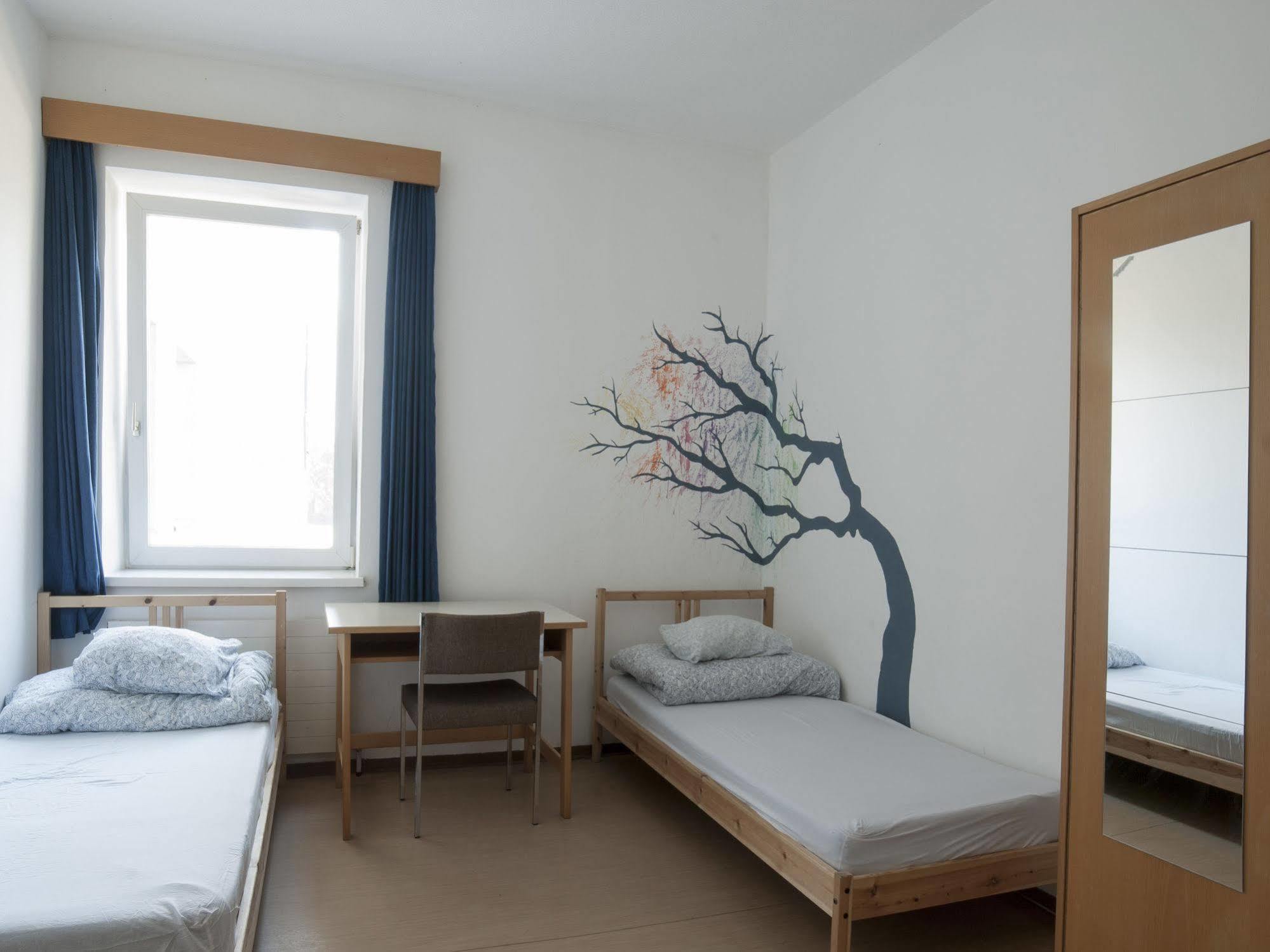 Hostel Marmota Innsbruck Exterior photo